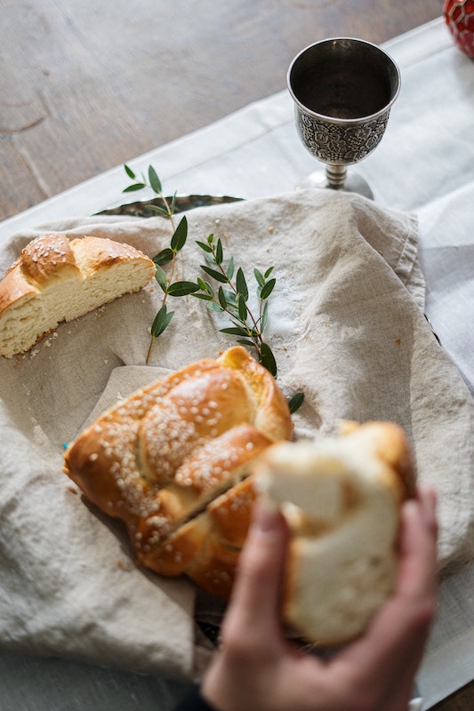 BEST VEGAN CHALLAH BREAD